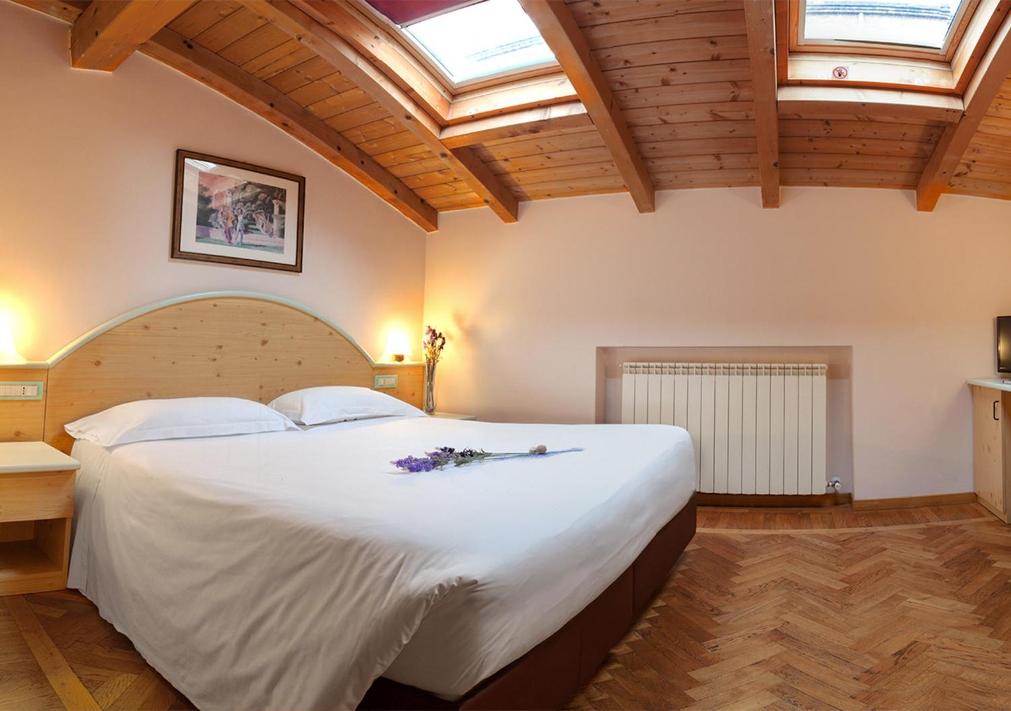 Hotel Touring Ferrara Pokoj fotografie
